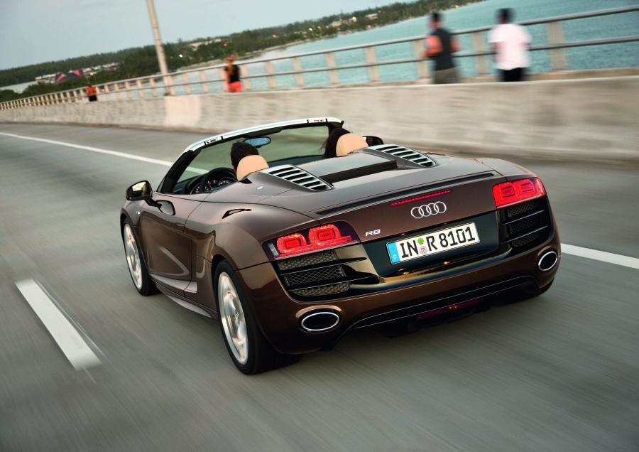  Audi R8 Spyder 5.2 FSI Quattro 2010 года  (WW) (фото 27 из 79)